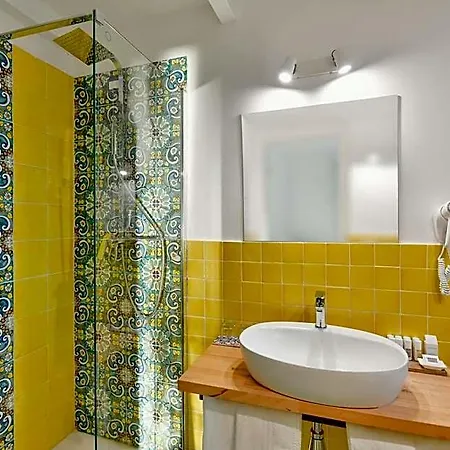 فندق مبيت وإفطار Albeca Boutique - Relais De Charme Sul Mare 4*