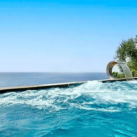 فندق مبيت وإفطار Albeca Boutique - Relais De Charme Sul Mare 4*
