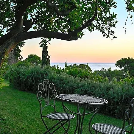 فندق مبيت وإفطار Albeca Boutique - Relais De Charme Sul Mare 4*